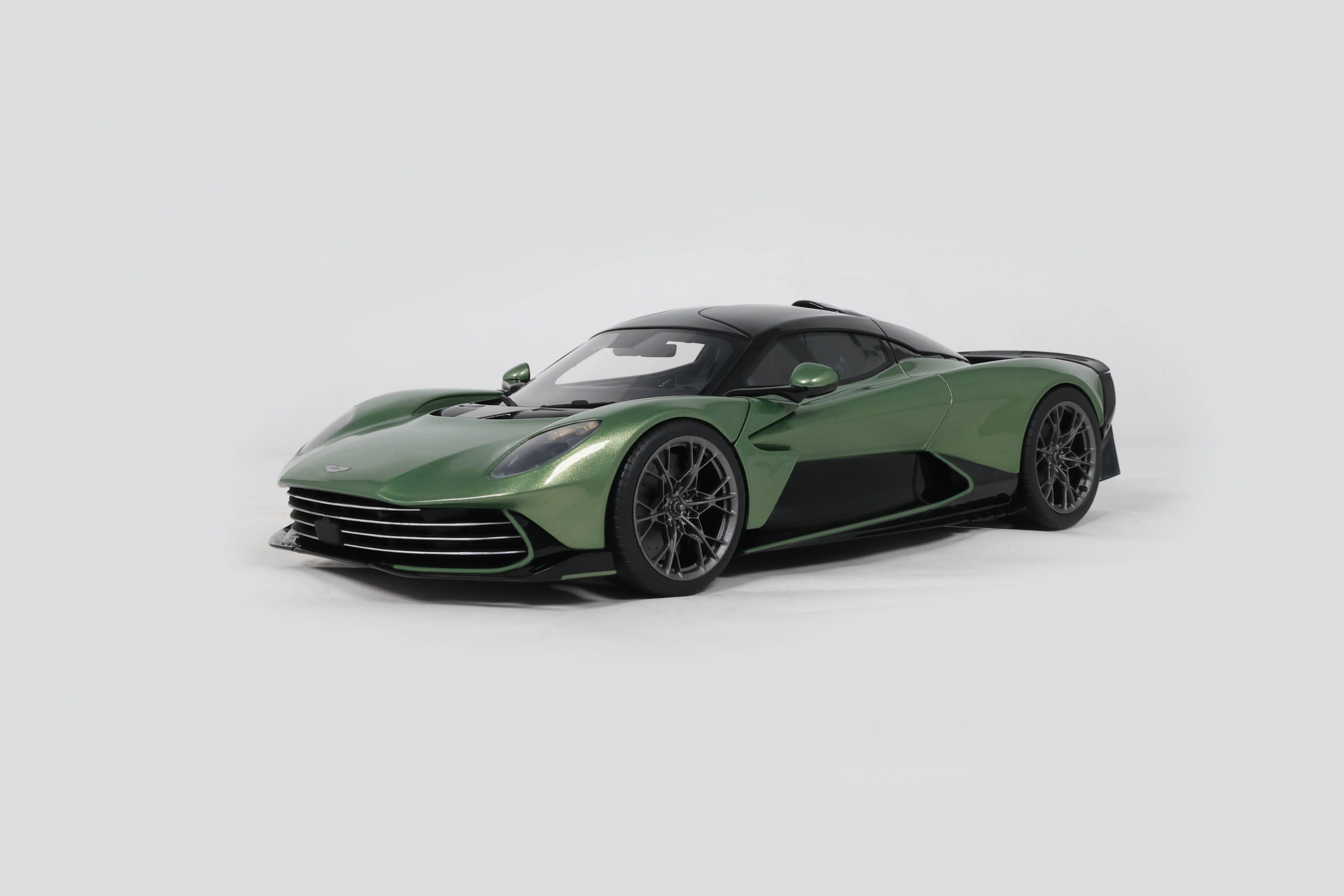 Aston Martin Valhalla 2025 Groen - 1:18